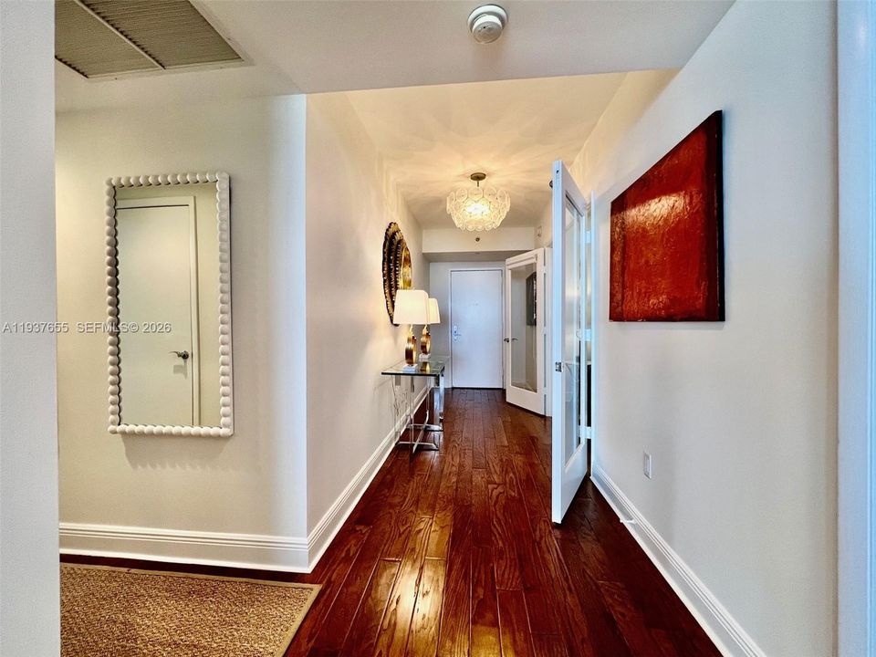 En Venta: $2,100,000 (3 camas, 3 baños, 2078 Pies cuadrados)