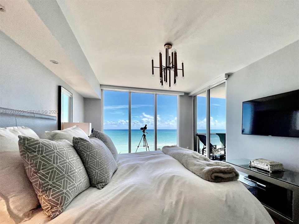 En Venta: $2,100,000 (3 camas, 3 baños, 2078 Pies cuadrados)