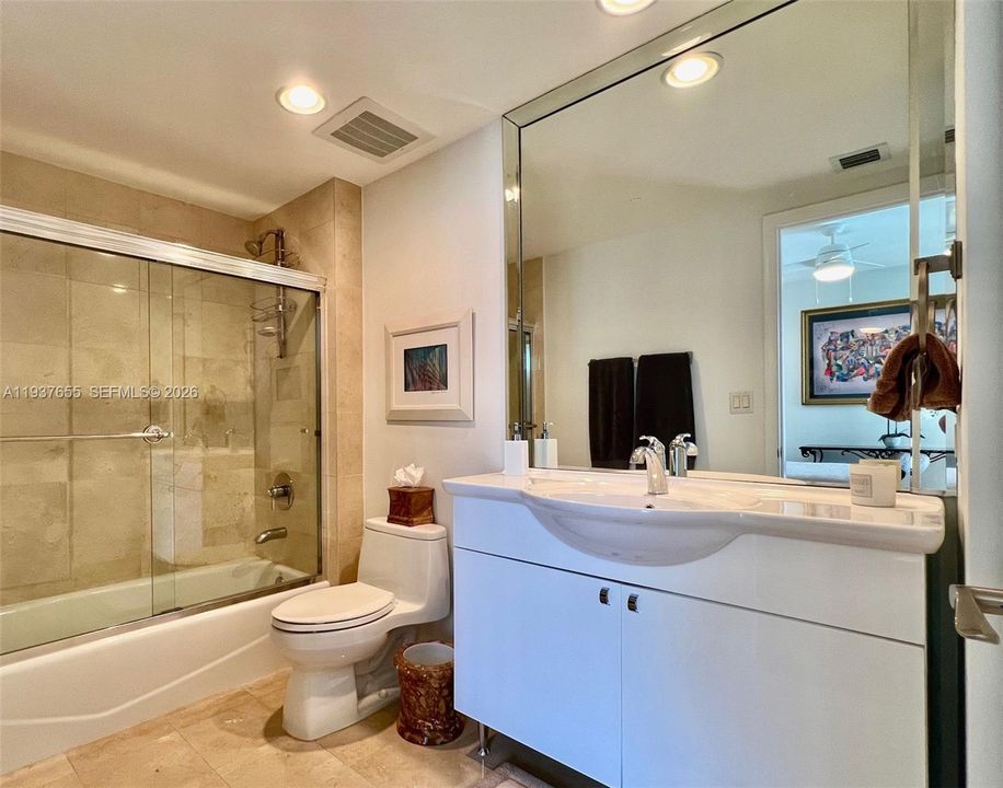 Guest En Suite Bathroom