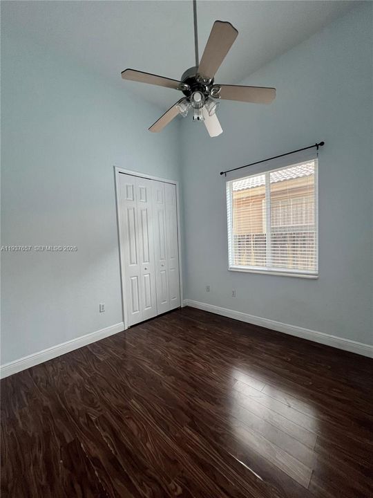 出租: $4,200 (3 贝兹, 3 浴室, 1856 平方英尺)