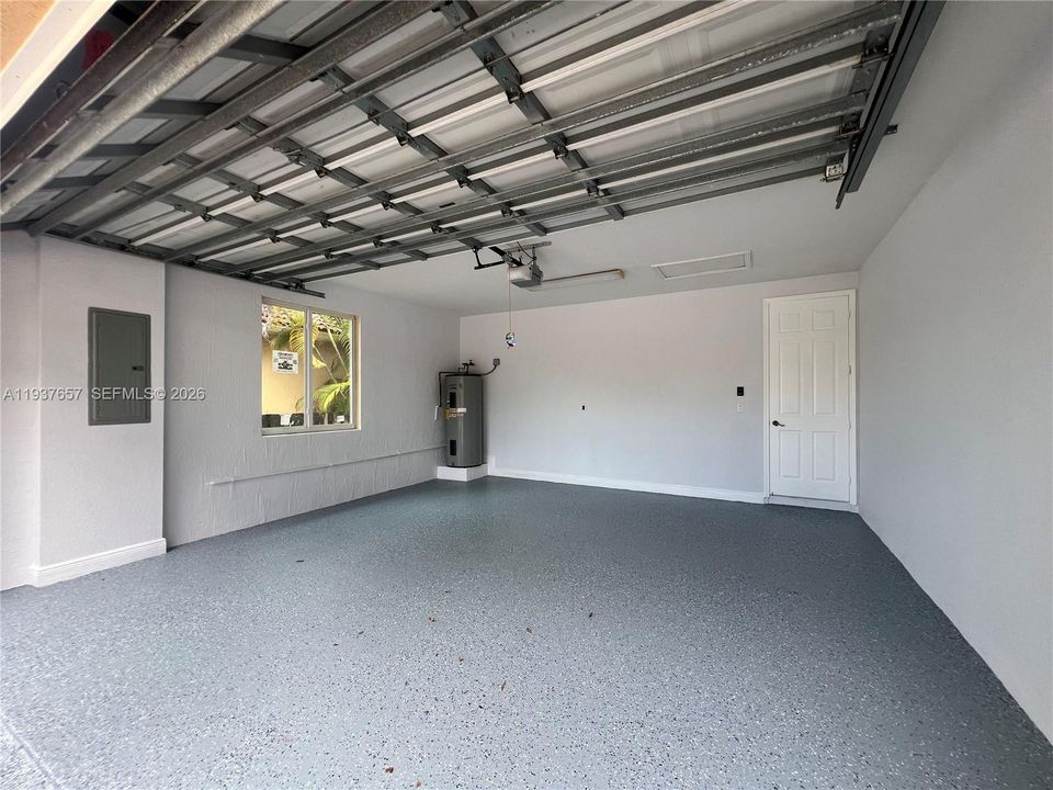 出租: $4,200 (3 贝兹, 3 浴室, 1856 平方英尺)