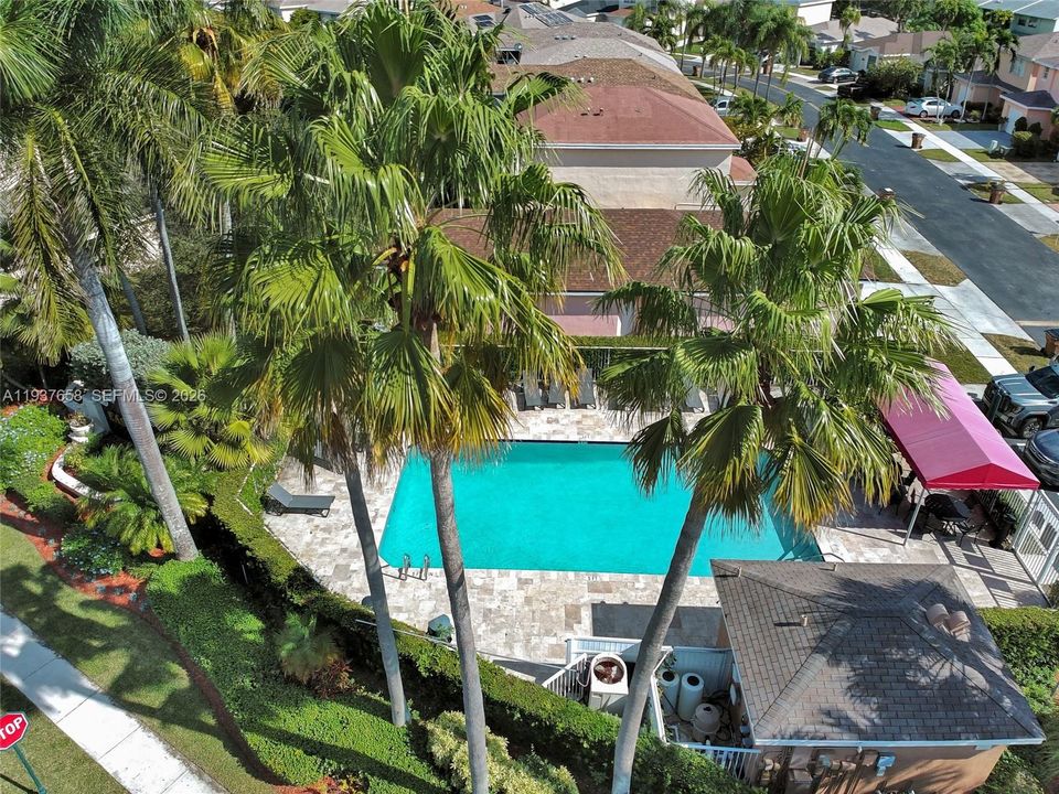 En Renta: $3,599 (3 camas, 2 baños, 1750 Pies cuadrados)