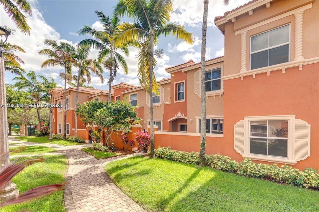 For Sale: $418,000 (3 beds, 2 baths, 1256 Square Feet)