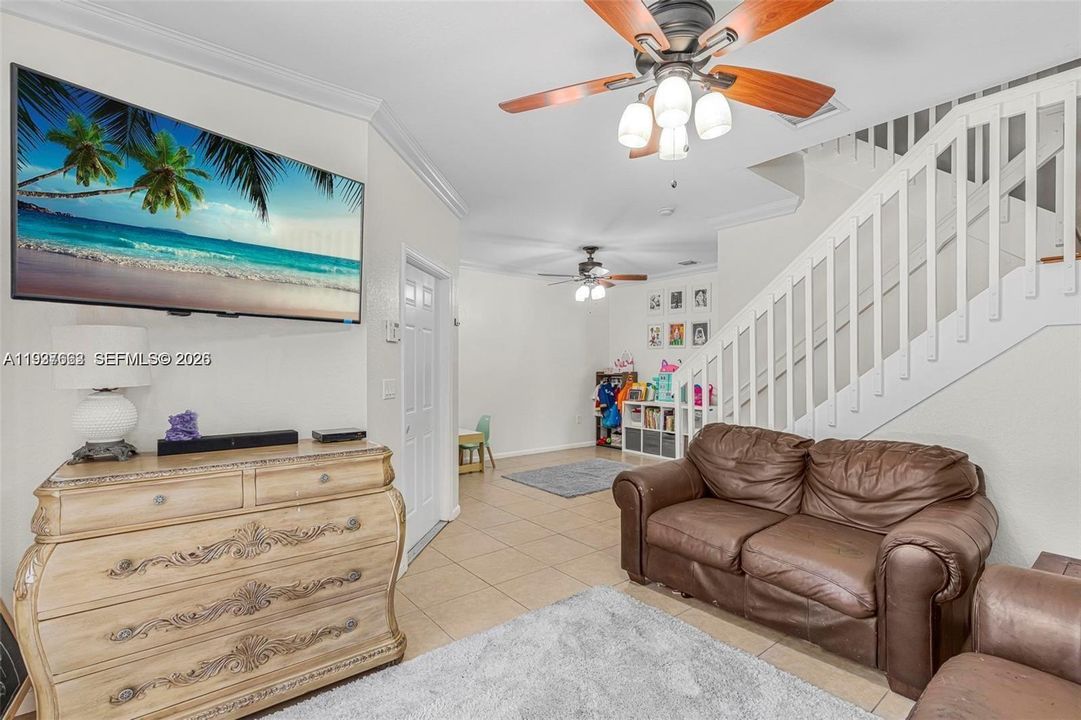 For Sale: $418,000 (3 beds, 2 baths, 1256 Square Feet)