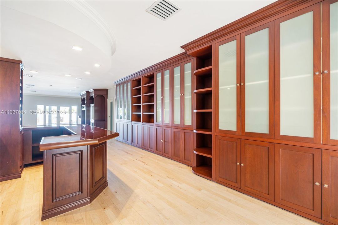 For Rent: $14,000 (4 beds, 3 baths, 3934 Square Feet)