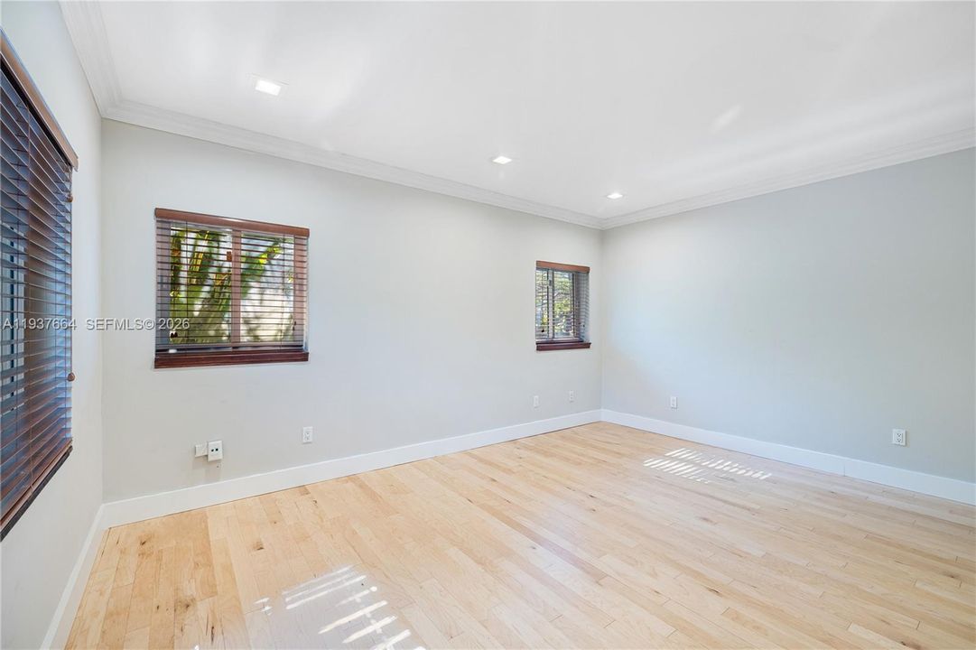 For Rent: $14,000 (4 beds, 3 baths, 3934 Square Feet)