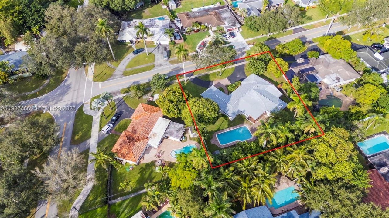 Под контрактом: $4,490 (3 спален, 3 ванн, 2341 Квадратных фут)