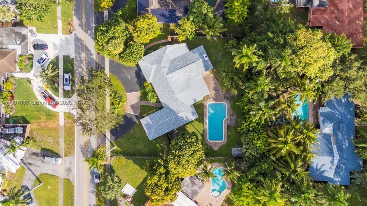 Под контрактом: $4,490 (3 спален, 3 ванн, 2341 Квадратных фут)