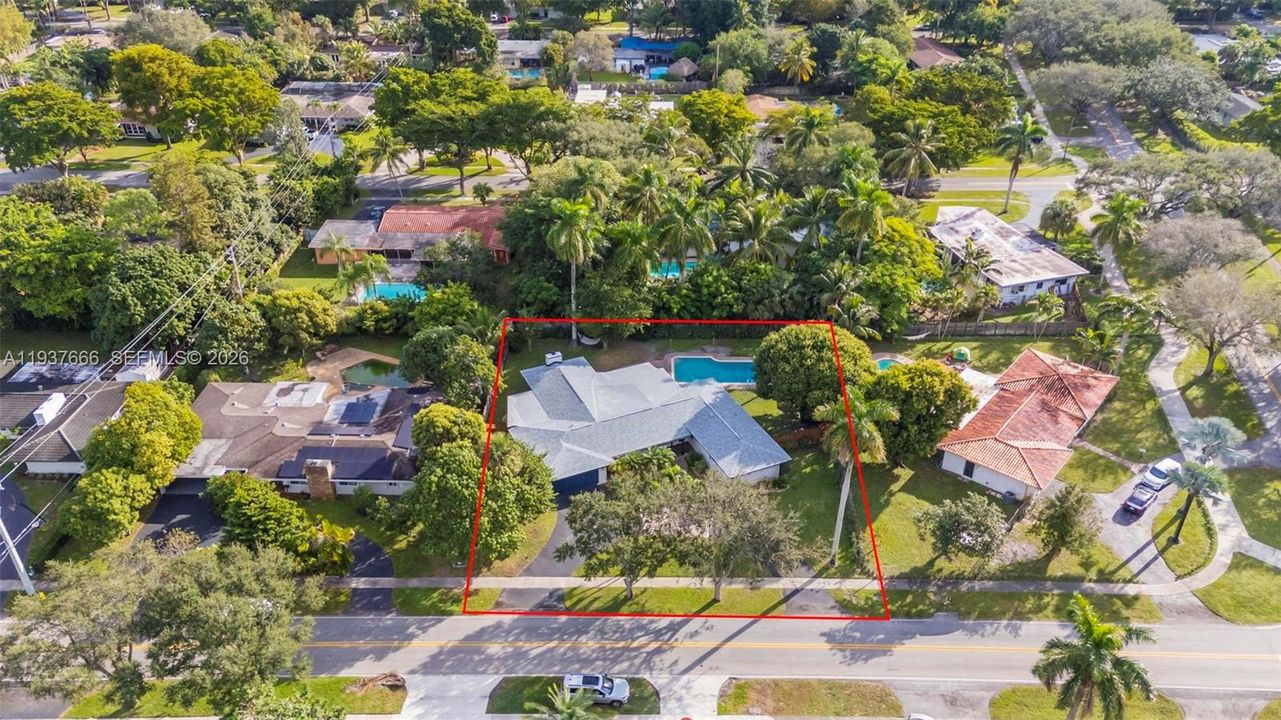 Под контрактом: $4,490 (3 спален, 3 ванн, 2341 Квадратных фут)