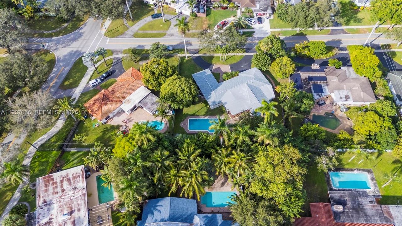 Под контрактом: $4,490 (3 спален, 3 ванн, 2341 Квадратных фут)