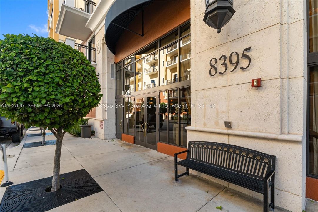 For Sale: $569,000 (2 beds, 2 baths, 1728 Square Feet)