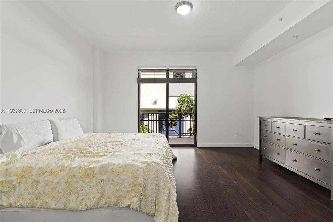 For Sale: $569,000 (2 beds, 2 baths, 1728 Square Feet)