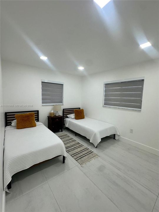 На продажу: $725,000 (4 спален, 2 ванн, 2193 Квадратных фут)