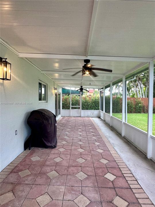 На продажу: $725,000 (4 спален, 2 ванн, 2193 Квадратных фут)