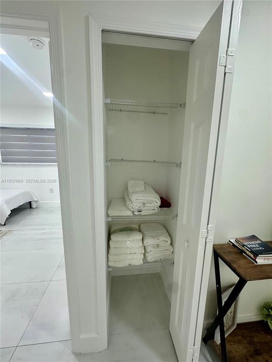 На продажу: $725,000 (4 спален, 2 ванн, 2193 Квадратных фут)