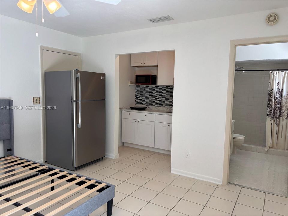 В аренду: $1,350 (1 спален, 1 ванн, 1383 Квадратных фут)