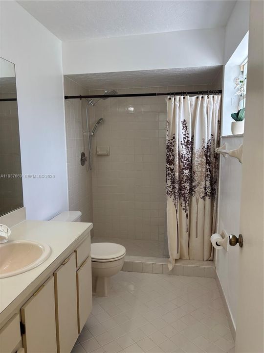 В аренду: $1,350 (1 спален, 1 ванн, 1383 Квадратных фут)