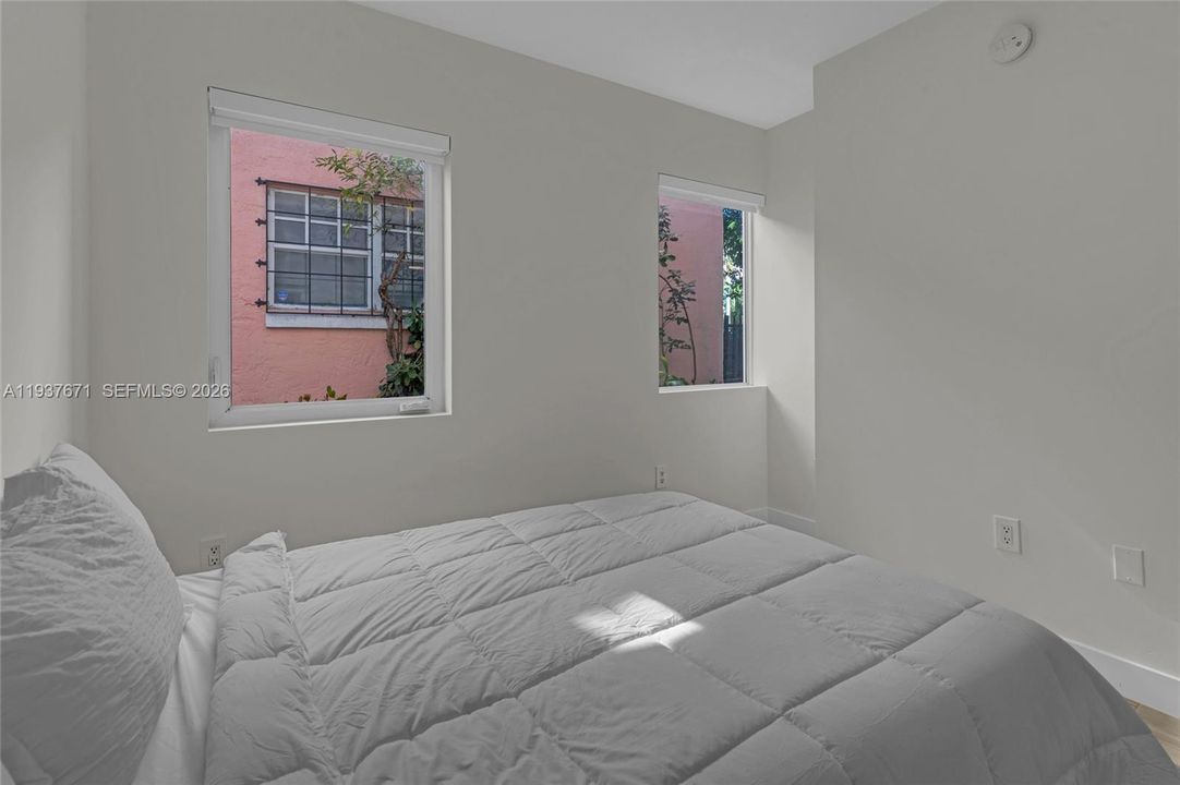 На продажу: $450,000 (2 спален, 2 ванн, 671 Квадратных фут)