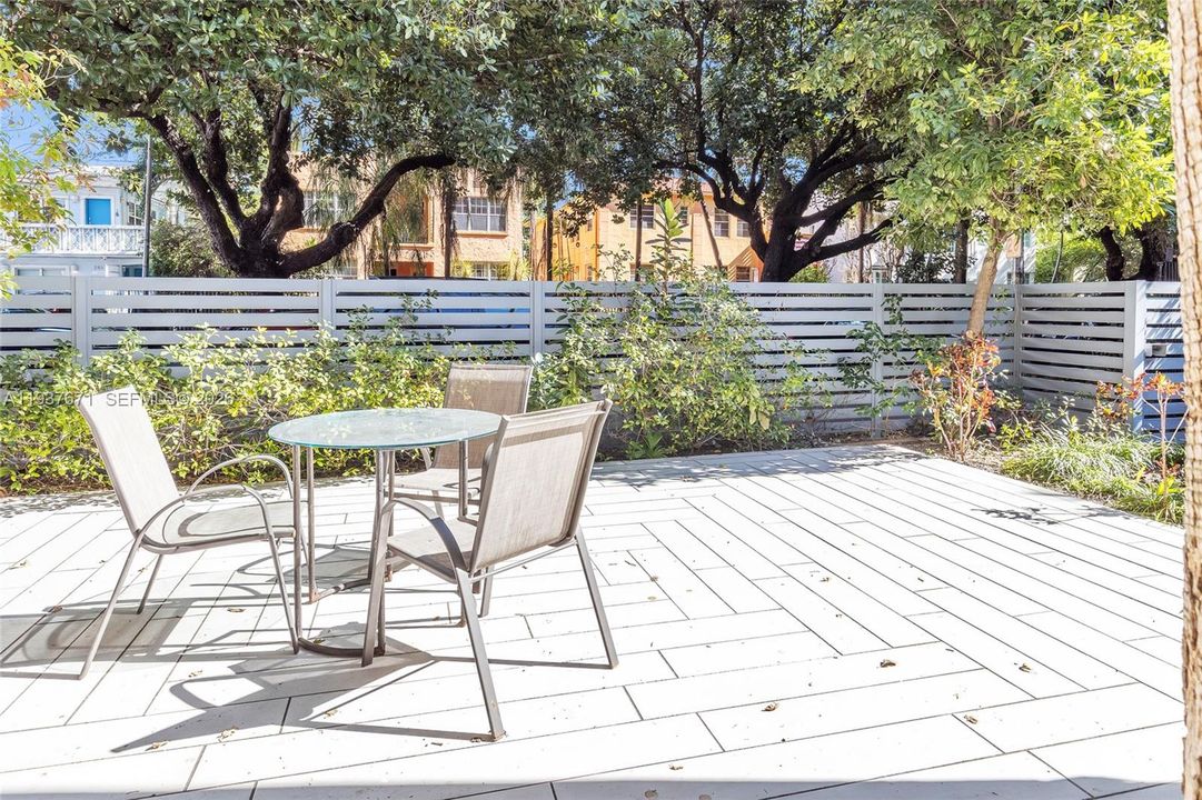 На продажу: $450,000 (2 спален, 2 ванн, 671 Квадратных фут)