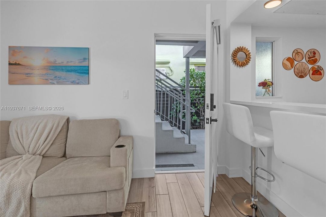 На продажу: $450,000 (2 спален, 2 ванн, 671 Квадратных фут)