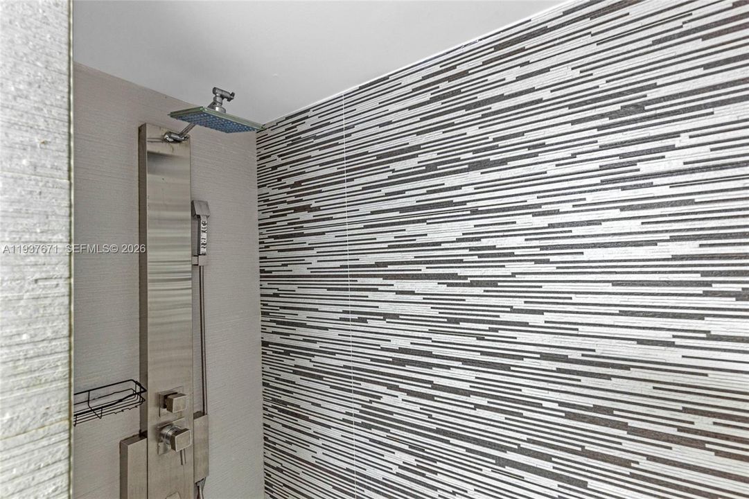 На продажу: $450,000 (2 спален, 2 ванн, 671 Квадратных фут)