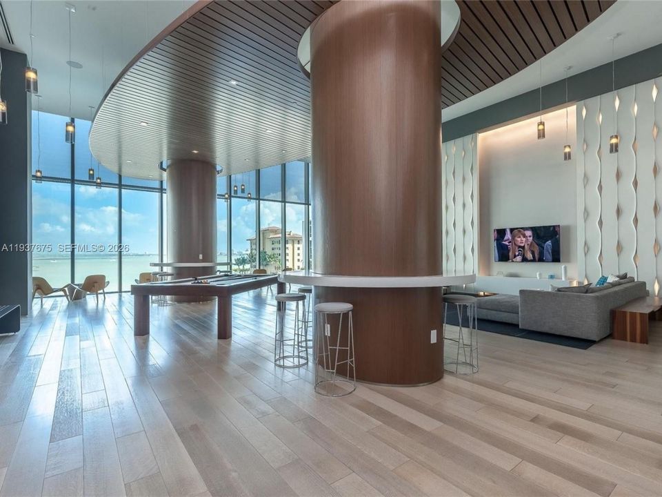 En Venta: $999,000 (3 camas, 2 baños, 1395 Pies cuadrados)