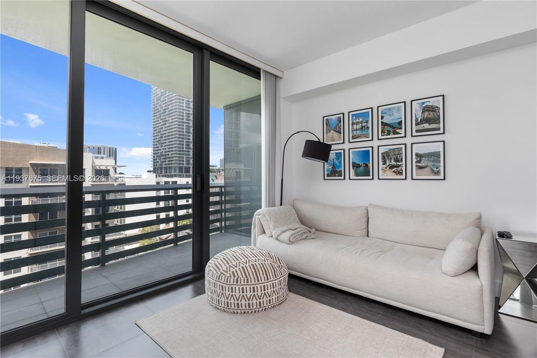 En Venta: $999,000 (3 camas, 2 baños, 1395 Pies cuadrados)