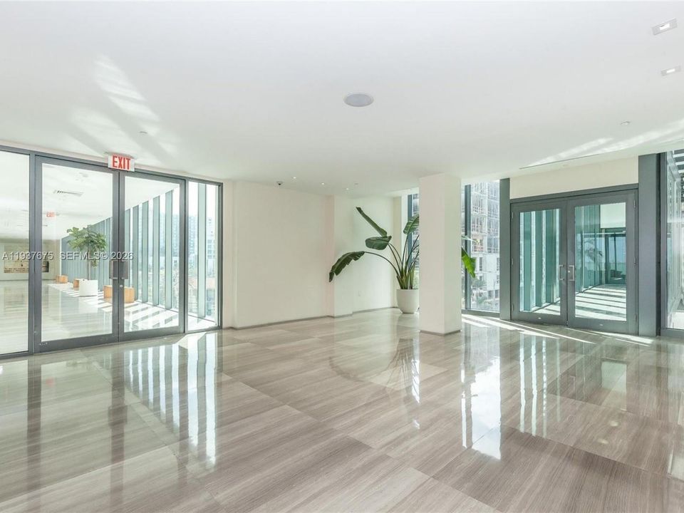 En Venta: $999,000 (3 camas, 2 baños, 1395 Pies cuadrados)