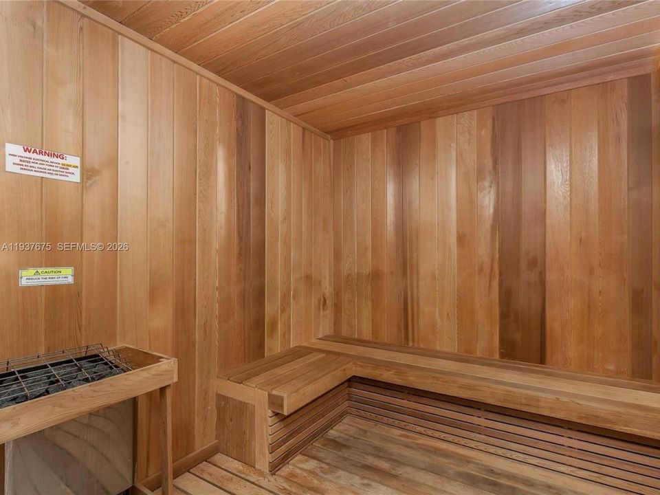 En Venta: $999,000 (3 camas, 2 baños, 1395 Pies cuadrados)