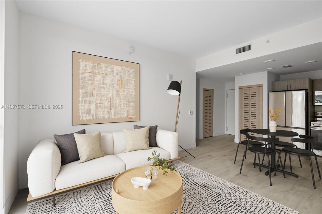 出租: $3,000 (2 贝兹, 2 浴室, 823 平方英尺)