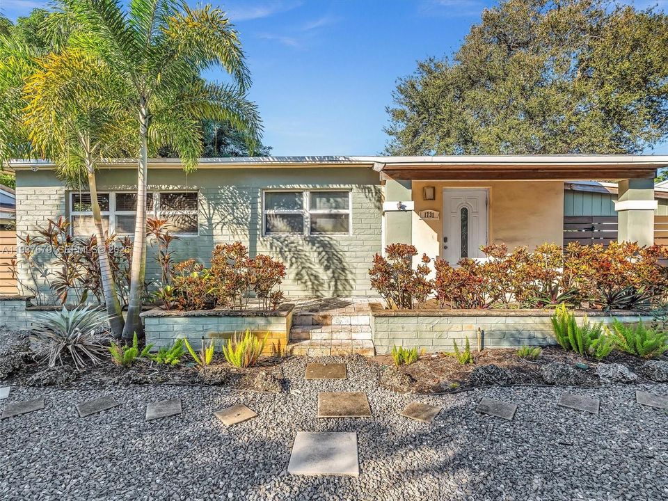 En Venta: $475,000 (3 camas, 1 baños, 925 Pies cuadrados)