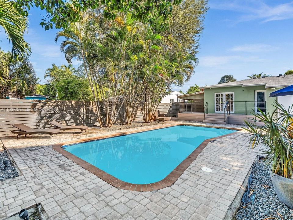 En Venta: $475,000 (3 camas, 1 baños, 925 Pies cuadrados)