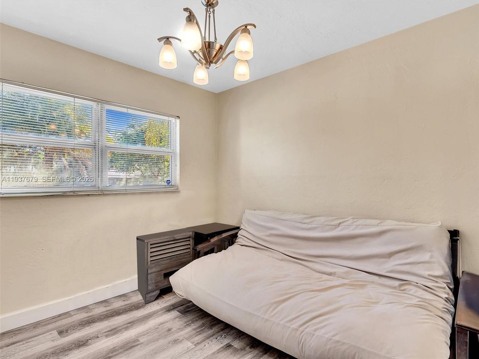 En Venta: $475,000 (3 camas, 1 baños, 925 Pies cuadrados)