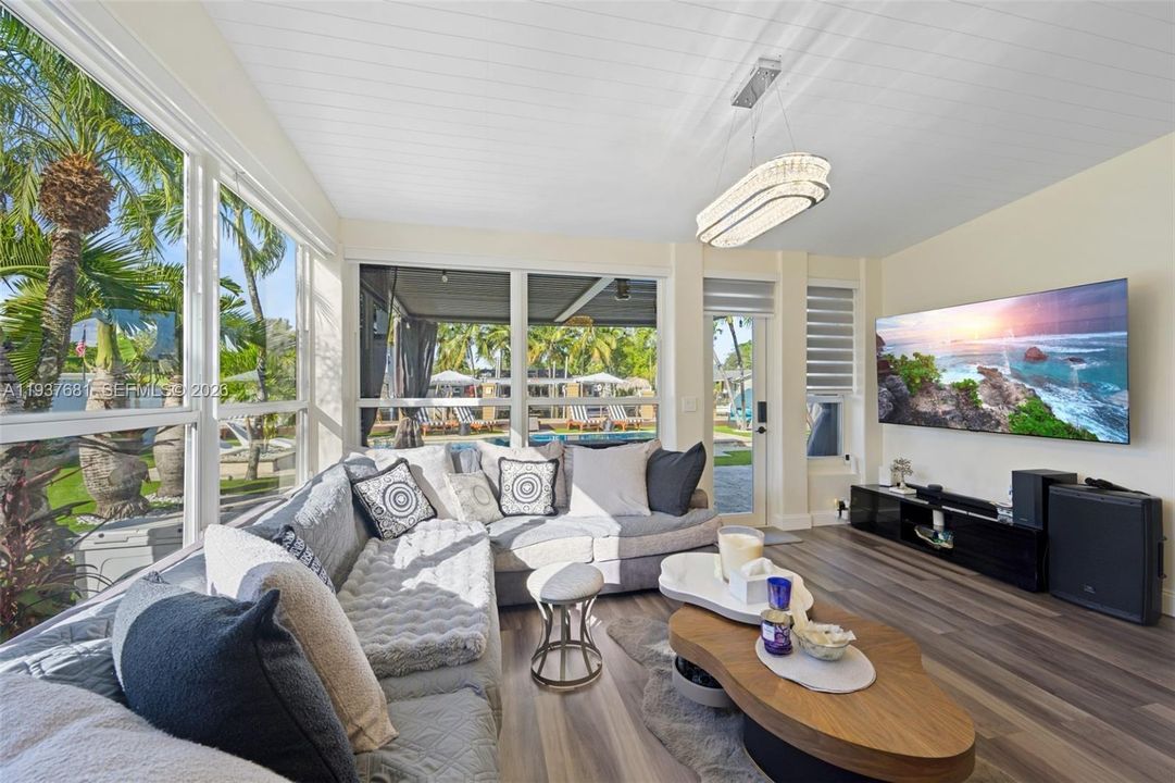 For Rent: $8,500 (3 beds, 2 baths, 1554 Square Feet)