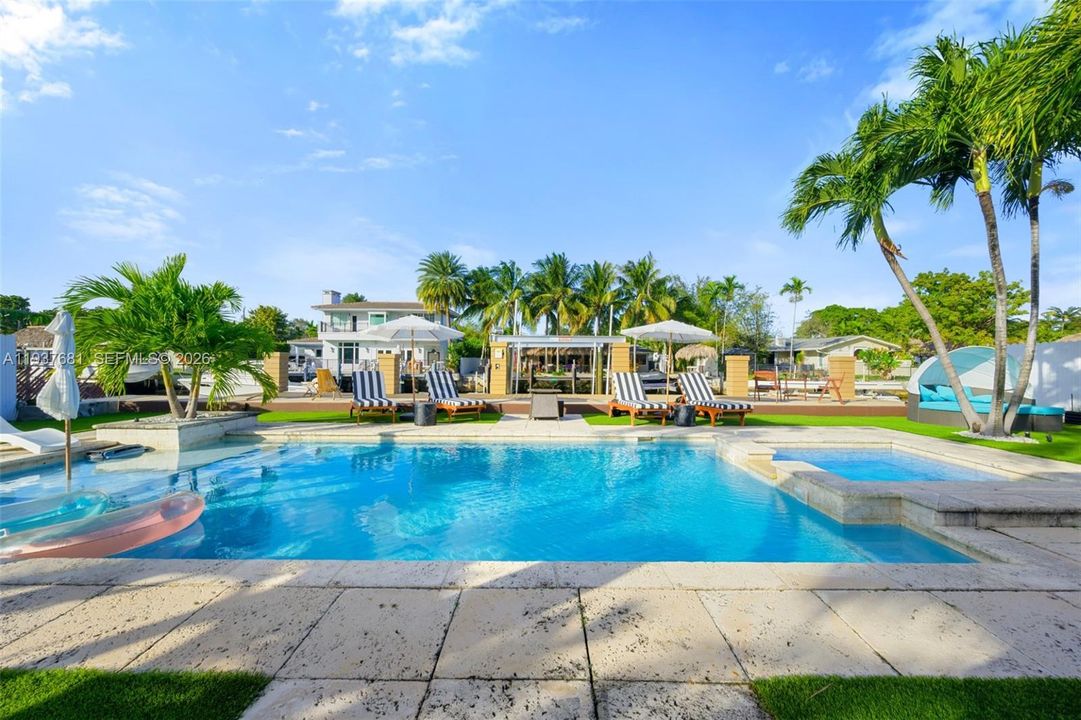 For Rent: $8,500 (3 beds, 2 baths, 1554 Square Feet)