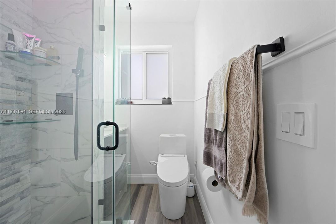 For Rent: $8,500 (3 beds, 2 baths, 1554 Square Feet)