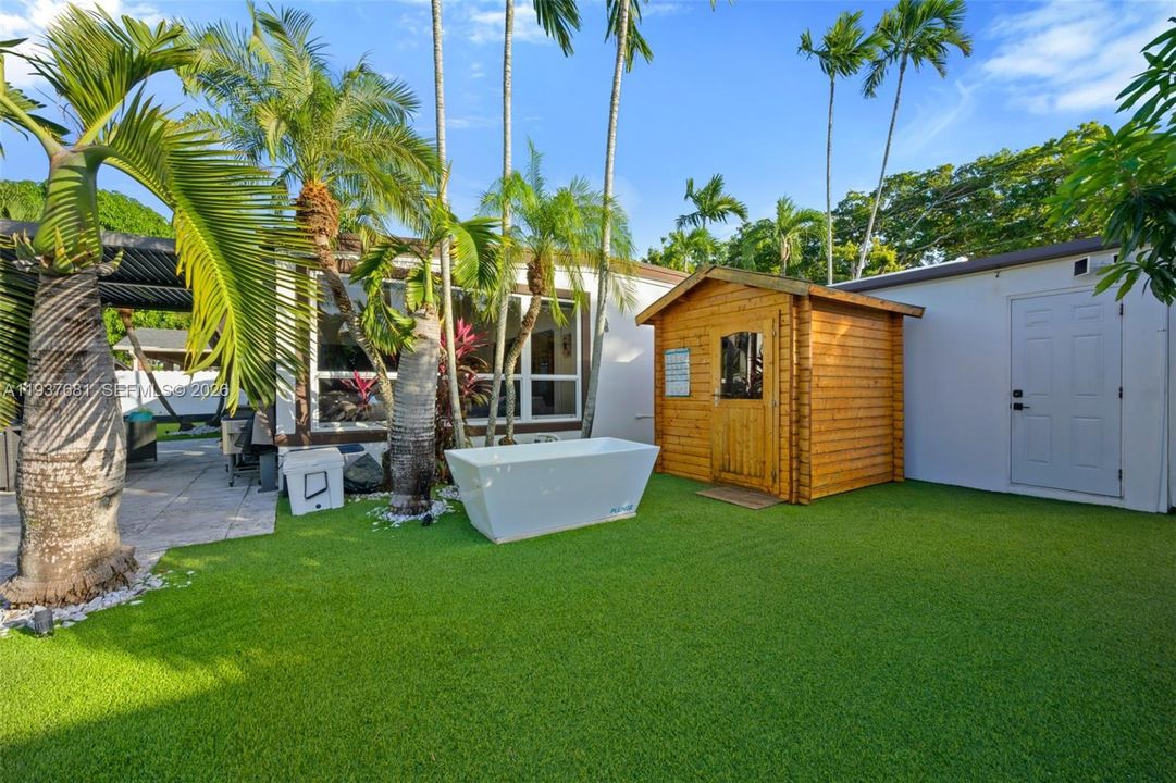 For Rent: $8,500 (3 beds, 2 baths, 1554 Square Feet)