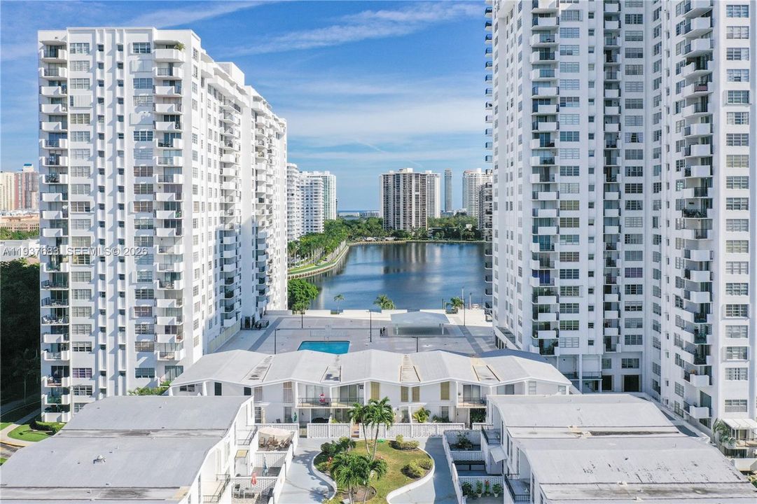 For Sale: $255,000 (2 beds, 2 baths, 1300 Square Feet)