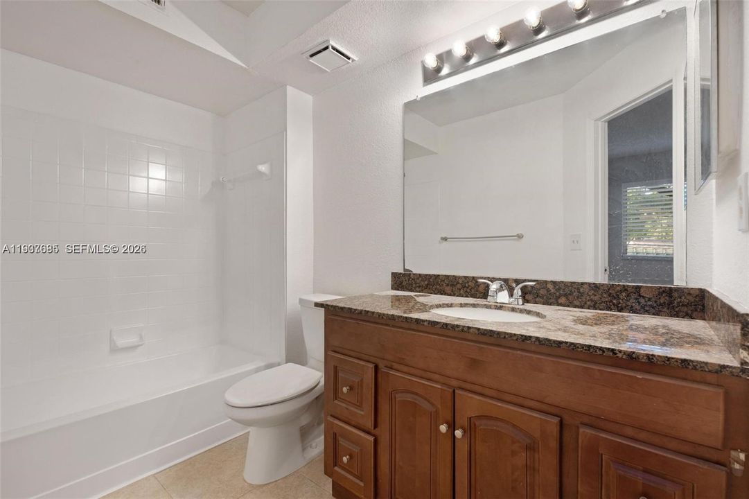 For Rent: $2,300 (2 beds, 2 baths, 1065 Square Feet)