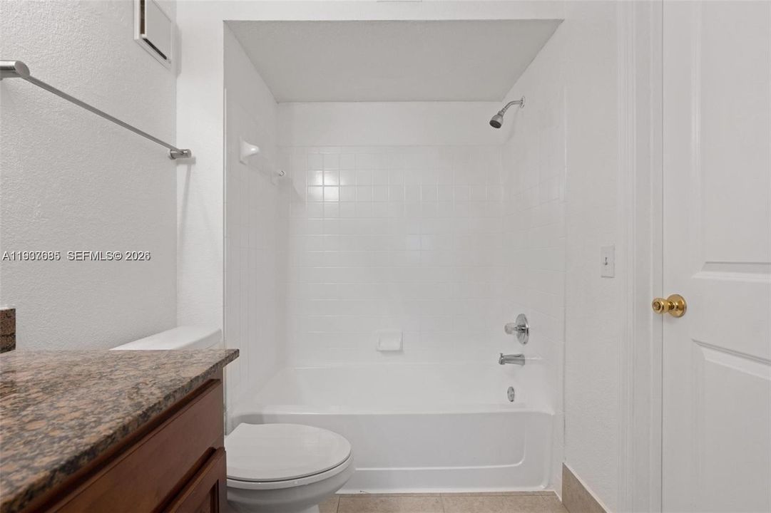 For Rent: $2,300 (2 beds, 2 baths, 1065 Square Feet)