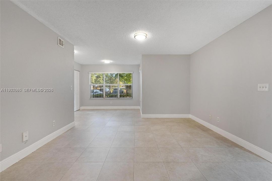 For Rent: $2,300 (2 beds, 2 baths, 1065 Square Feet)