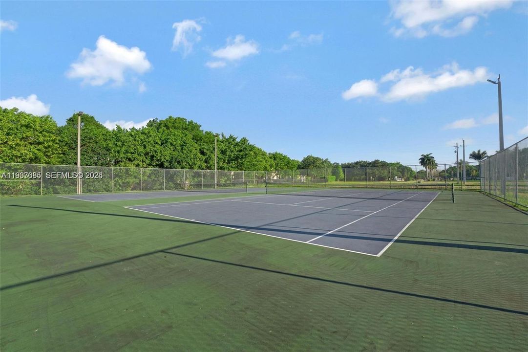 For Rent: $2,300 (2 beds, 2 baths, 1065 Square Feet)