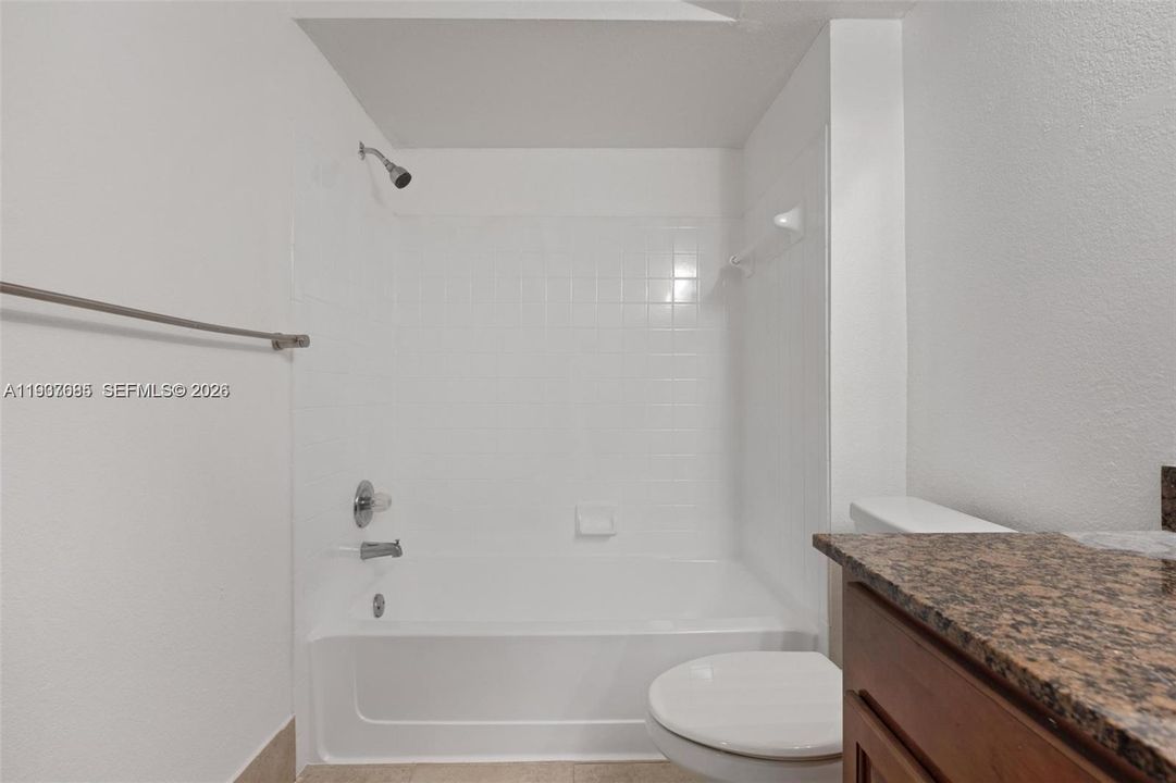 For Rent: $2,300 (2 beds, 2 baths, 1065 Square Feet)