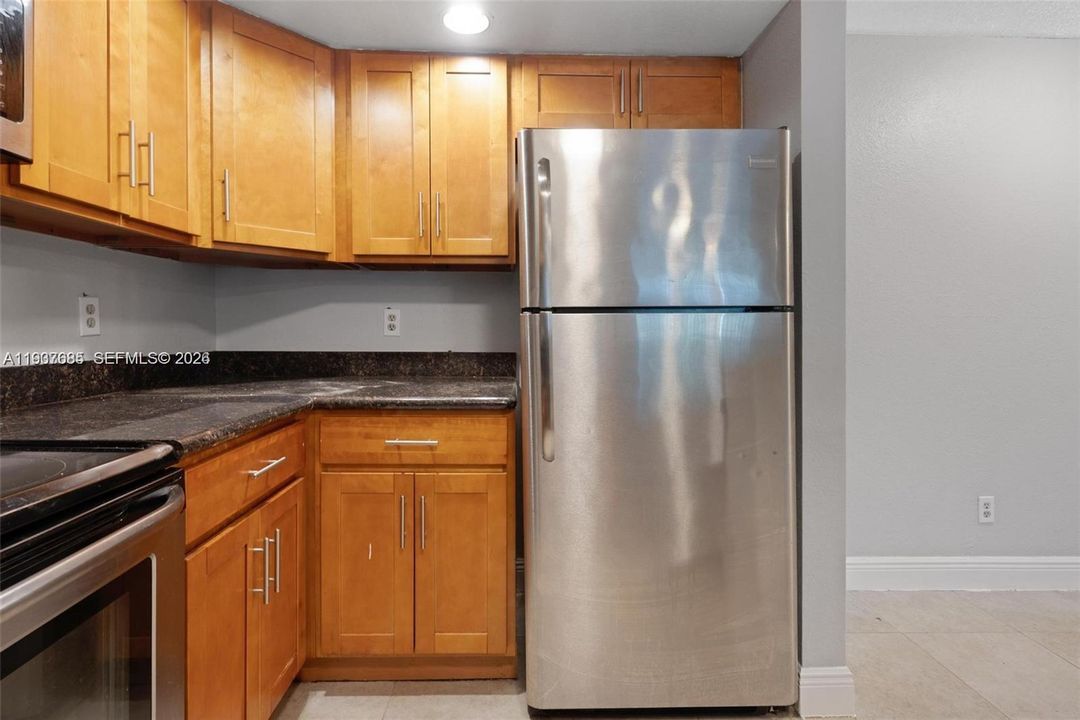For Rent: $2,300 (2 beds, 2 baths, 1065 Square Feet)