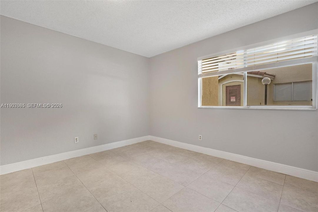 For Rent: $2,300 (2 beds, 2 baths, 1065 Square Feet)