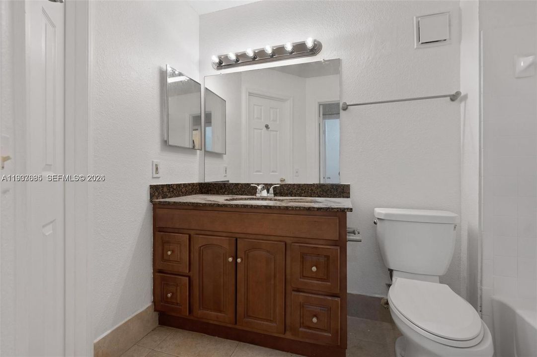 For Rent: $2,300 (2 beds, 2 baths, 1065 Square Feet)