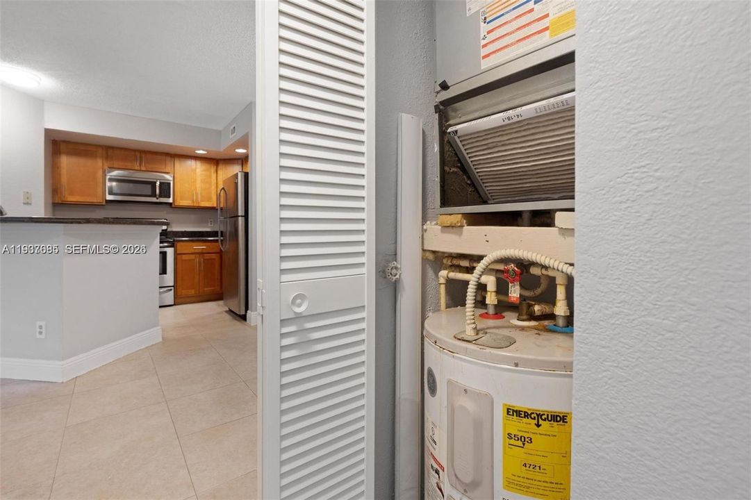 For Rent: $2,300 (2 beds, 2 baths, 1065 Square Feet)