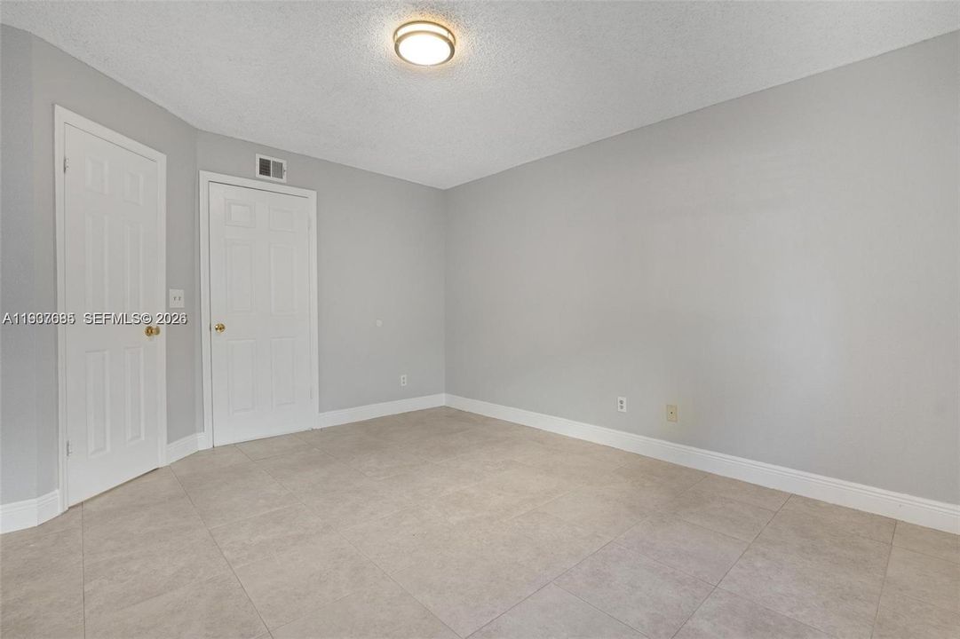 For Rent: $2,300 (2 beds, 2 baths, 1065 Square Feet)