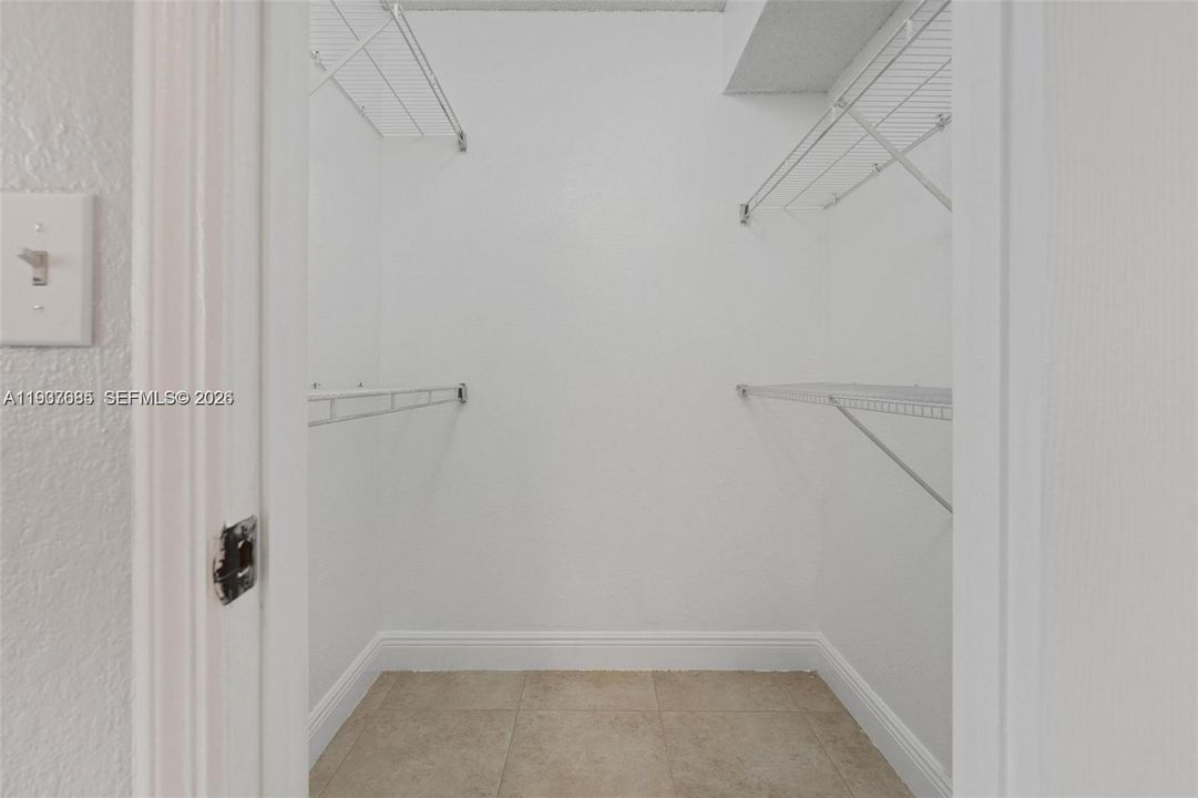 For Rent: $2,300 (2 beds, 2 baths, 1065 Square Feet)