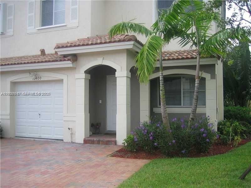 For Rent: $2,600 (2 beds, 2 baths, 1678 Square Feet)